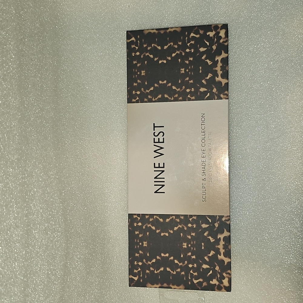 Nine West Sculpt & Shade Eye Collection - Multi-Color 24PC Eyeshadow Palette